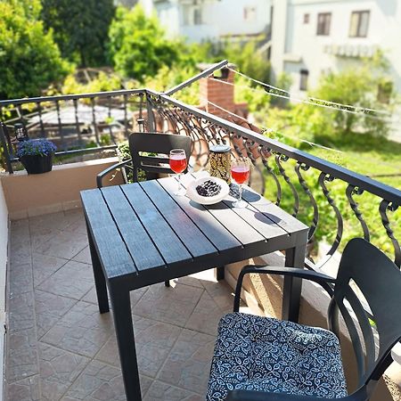 Hotel Apartman Komadina Makarska Exterior foto