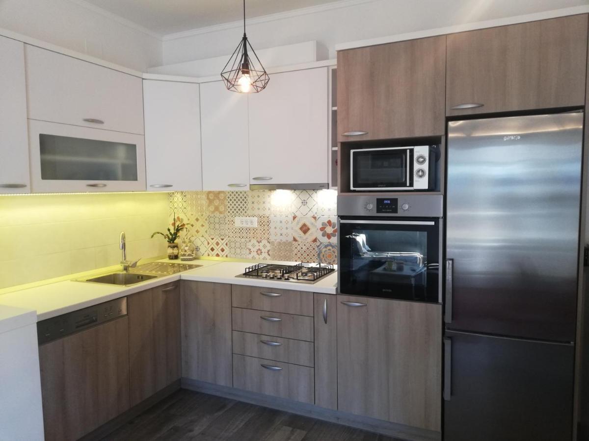 Hotel Apartman Komadina Makarska Exterior foto